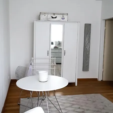 Boutique Loft Fuer Bis Zu 6 Personen Dusseldorf